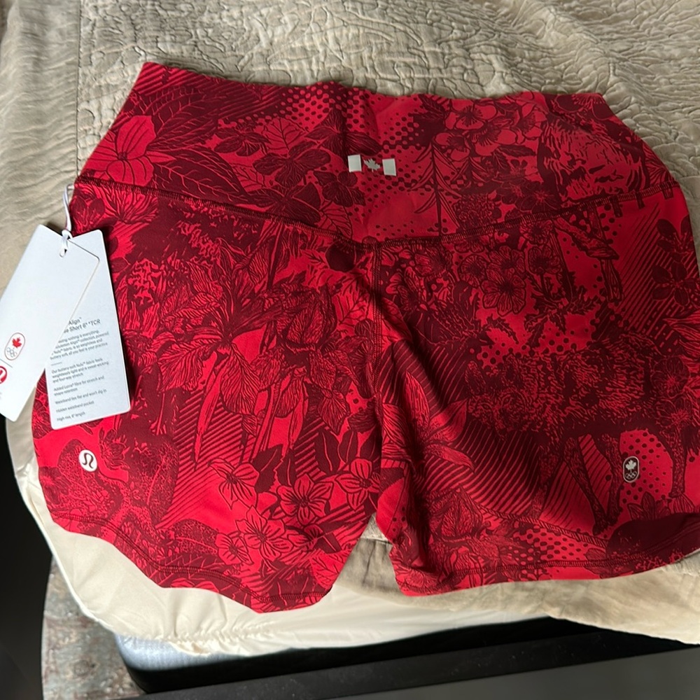 Lululemon Team Canada Olympic Align HR short tapestry red